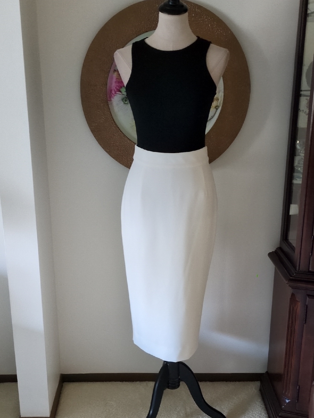 Antonio Melani Classic White Pencil Skirt - Sleek Professional Style